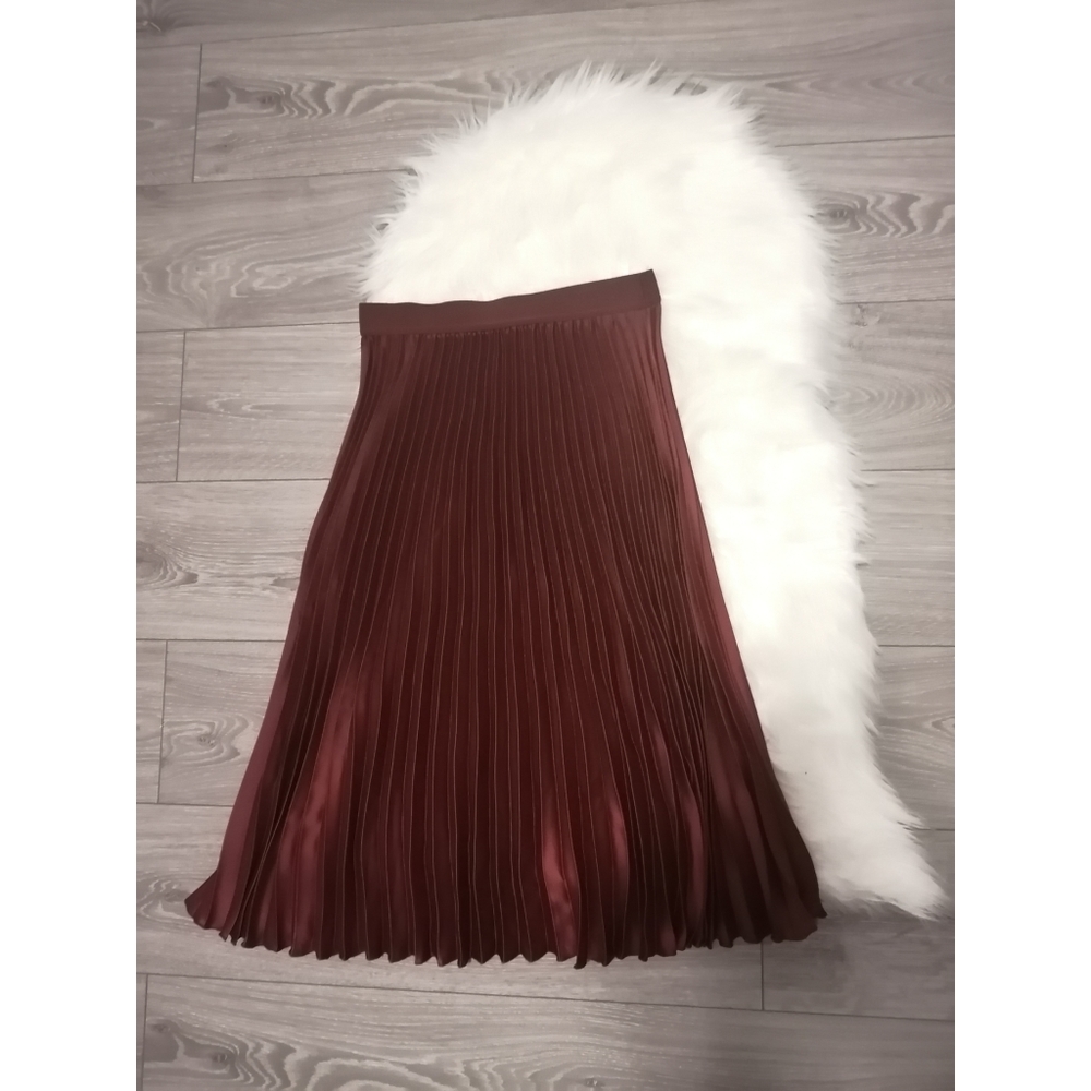 H&M pleated skirt